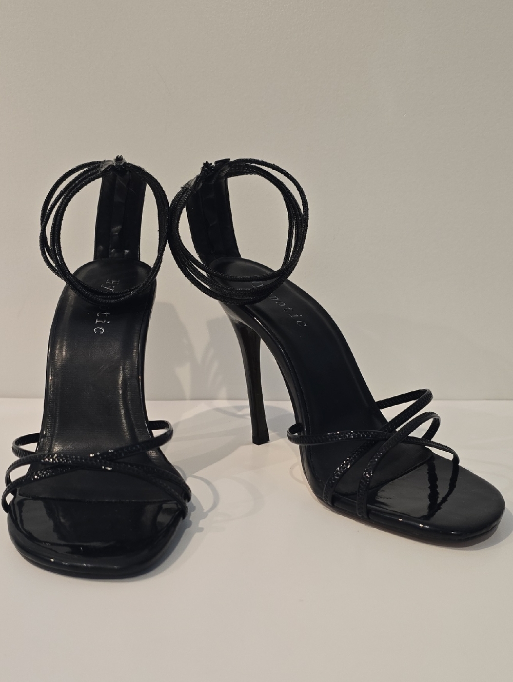 Hypnotic "Prima" Women's Black Patent Leather Strappy Stiletto Heels Size 7